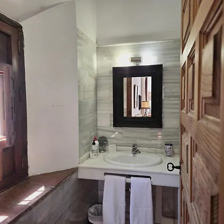 Santa Isabel La Real Hotel 3*