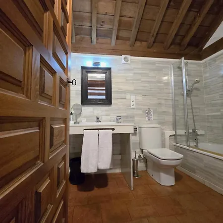Hotel Santa Isabel La Real 3*