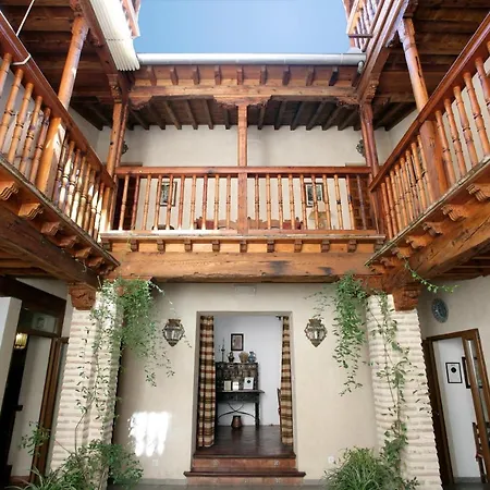 Hotel Santa Isabel La Real 3*