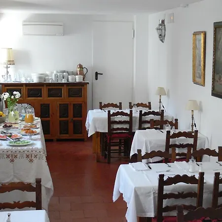 Santa Isabel La Real Hotel