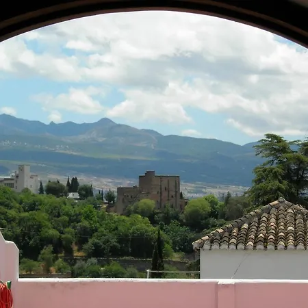 Santa Isabel La Real 3*