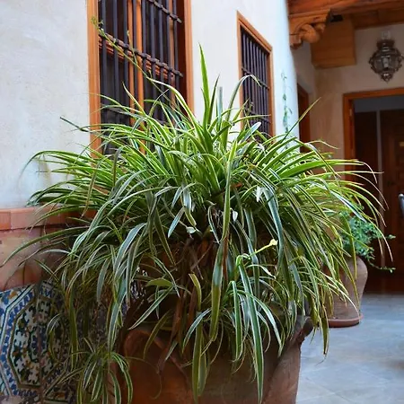 Santa Isabel La Real Hotel