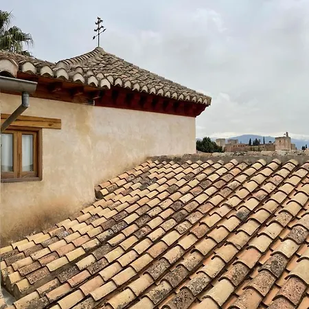 Santa Isabel La Real Hotel